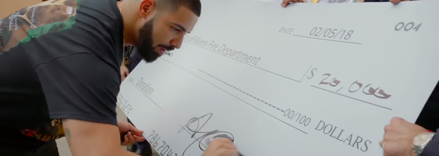 Drake tvrdí, že klip na God's Plan je najlepšie, čo v kariére spravil. Rozdal v ňom milión dolárov tým, ktorí to skutočne potrebujú