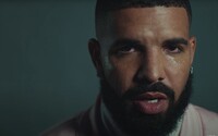 Drake v novinke vzdáva hold Tupacovi, spomína aj Kanyeho Westa. Smiech striedajú slzy a my sa dočkáme nového albumu