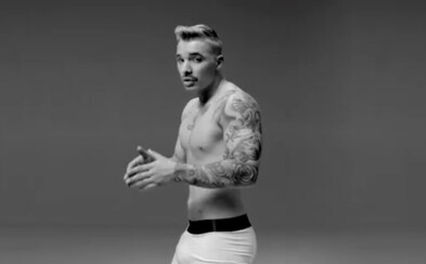 Drake vo vtipnom videu na Energy paroduje Justina Biebera, Kanye Westa, Baracka Obamu či Miley Cyrus Drake vo vtipnom videu na Energy paroduje Justina Biebera, Kanye Westa, Baracka Obamu či Miley Cyrus