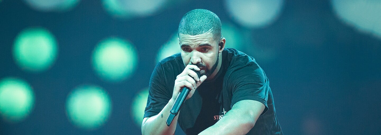 Drake vydal očekávaný projekt More Life. Má 22 skladeb, kde nechybí Kanye, Young Thug či Travis Scott