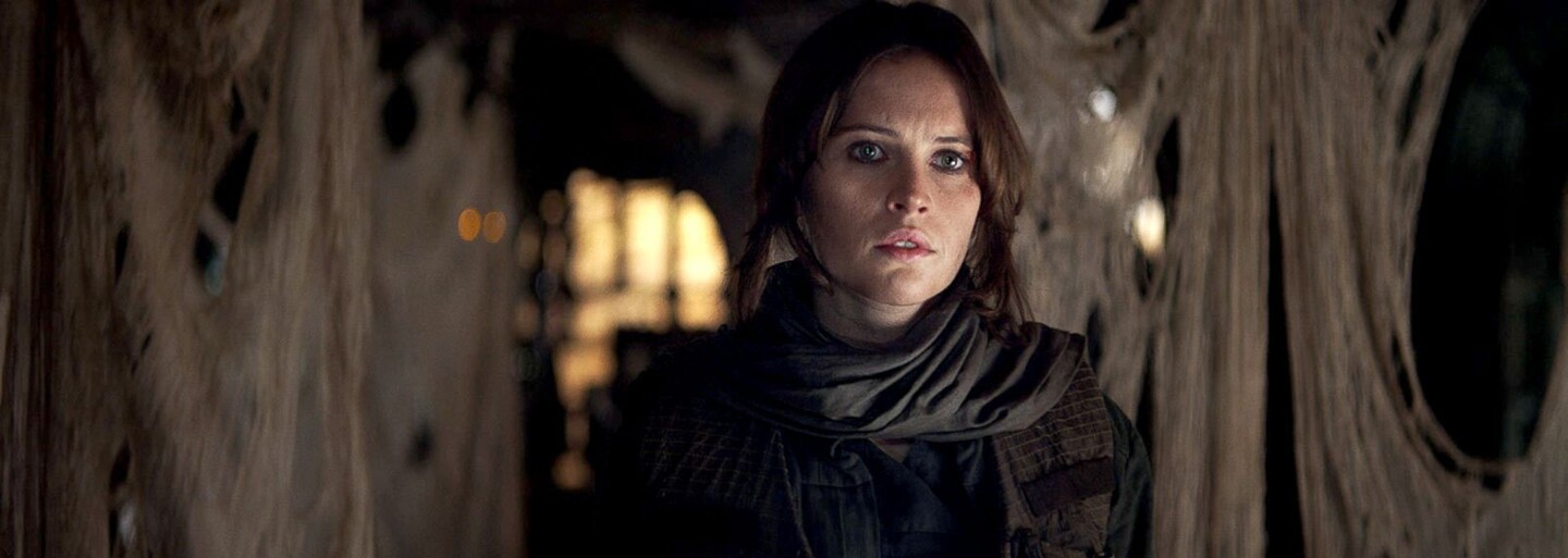 Dráma On the Basis of Sex na čele s talentovanou Felicity Jones z Rogue One: A Star Wars Story nám rozpovie príbeh veľkého právneho sporu