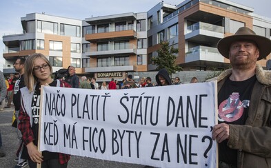 Dražia Bašternákov byt, kde býval Robert Fico za 1,67 milióna. Nie sú v ňom kachličky na krbe, dvere, podlahy, ani kuchynská linka Dražia Bašternákov byt, kde býval Robert Fico za 1,67 milióna. Nie sú v ňom kachličky na krbe, dvere, podlahy, ani kuchynská linka