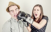 Drsné hádky ti můžou zničit vztah. Tyto věci během výměny názorů nikdy nedělej