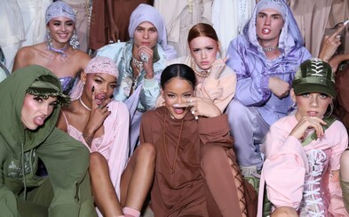 Druhá kolekcia Fenty x Puma prináša kúsky, ktoré by si v 18. storočí obliekla Marie Antoinette do fitka Druhá kolekcia Fenty x Puma prináša kúsky, ktoré by si v 18. storočí obliekla Marie Antoinette do fitka