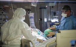 Druhá vlna do Veľkej noci neskončí. Dáta bez pátosu zverejnili čiernu predpoveď
