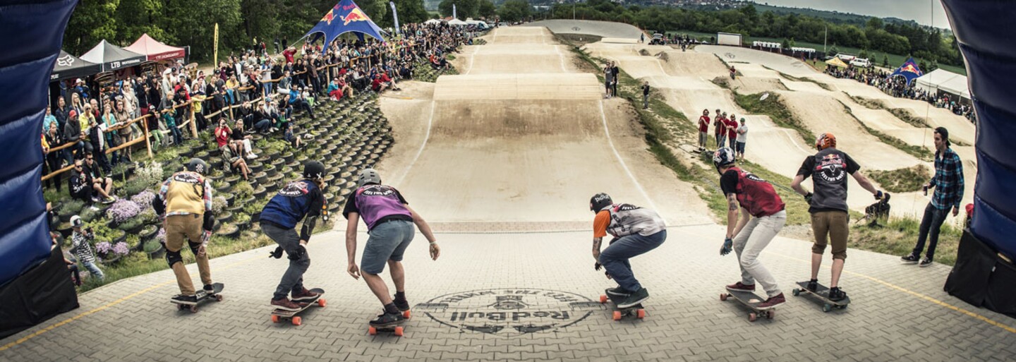 Druhé pokračování longboardových závodů od Red Bullu ovládla zlatá olympionistka Eva Samková