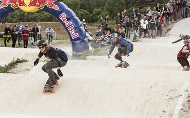Druhé pokračování longboardových závodů od Red Bullu ovládla zlatá olympionistka Eva Samková Druhé pokračování longboardových závodů od Red Bullu ovládla zlatá olympionistka Eva Samková