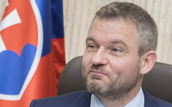 Druhý januárový prieskum AKO: Smer stále klesá, Slováci chcú za premiéra Pellegriniho alebo Kisku