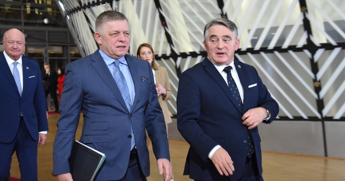 Robertu Ficovi nabourali vládní speciál na letišti v Bruselu. Posádka i cestující jsou v pořádku