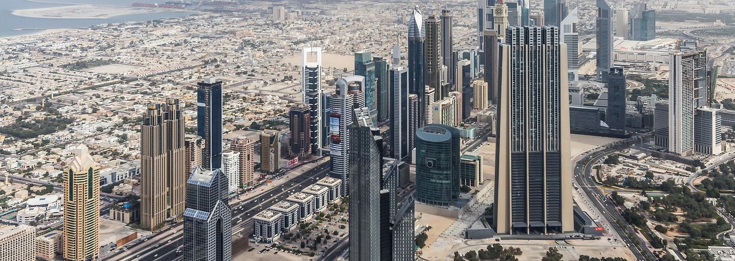Dubaj už neví, co vymyslet. Ve městě vyrostl gigantický rám za miliardu korun