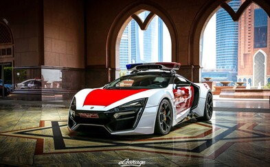 Dubajská policie hlásí další exkluzivní přírůstek, 750koňový Lykan Hypersport za 3,4 milionu $! Dubajská policie hlásí další exkluzivní přírůstek, 750koňový Lykan Hypersport za 3,4 milionu $!
