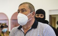 Dušan Kováčik je vinný, dostal 14 rokov a prepadnutie majetku. Na vyhlásenie rozsudku sa prišiel pozrieť aj Fico