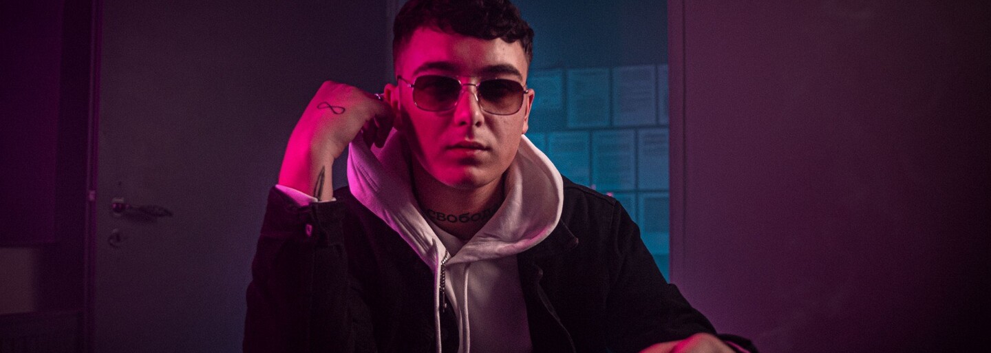 Dva roky jsem měl psycho vztah, tak jsem vypsal bolest do tracků. AMK je nová hvězda, co to dotáhla až do Universal Music