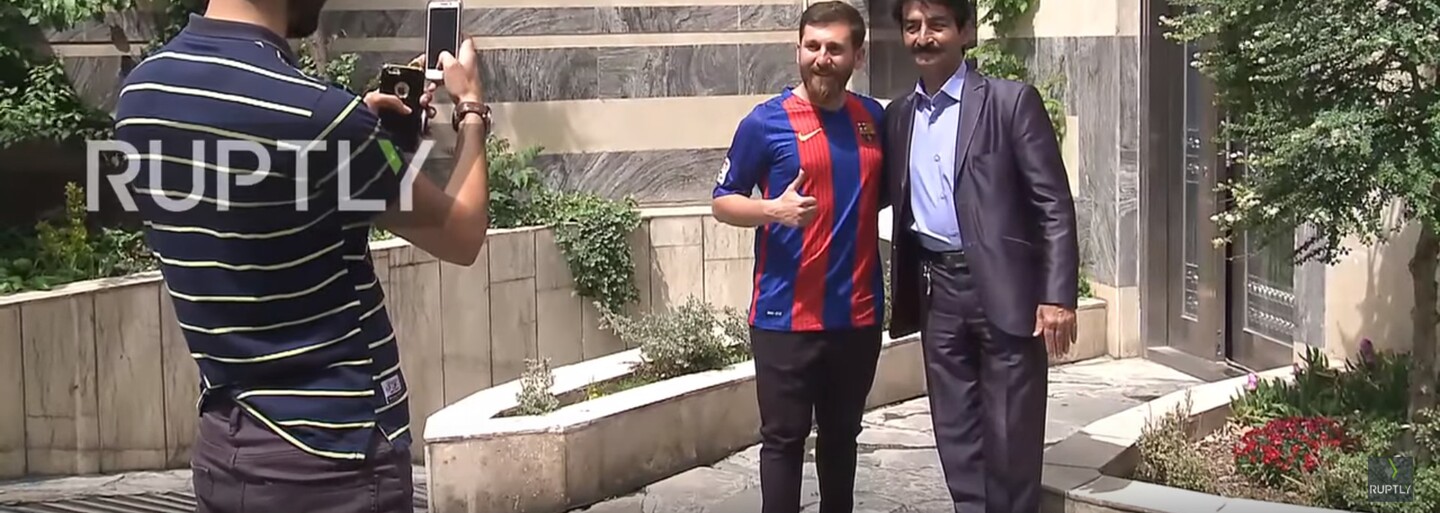 Dvojník Lionela Messiho takmer kvôli podobe skončil vo väzení. Iránsky chlapík vyzerá na nerozoznanie od argentínskeho futbalistu