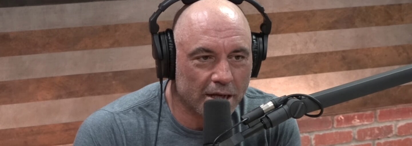 Dwayne Johnson musí brať steroidy, obvinil filmovú hviezdu známy komentátor. Nie je šanca, že si čistý, odkazuje mu