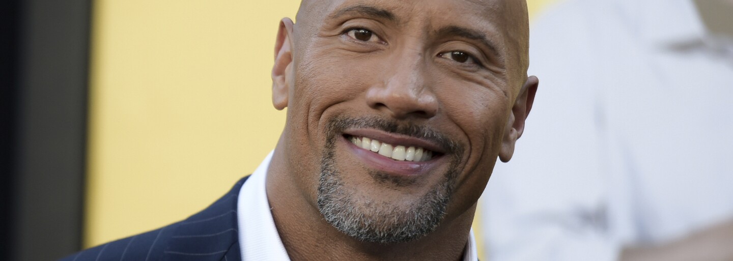 Dwayne Johnson přehodnotil svou podporu Joea Rogana. Ten použil slovo, které je urážlivé pro Afroameričany