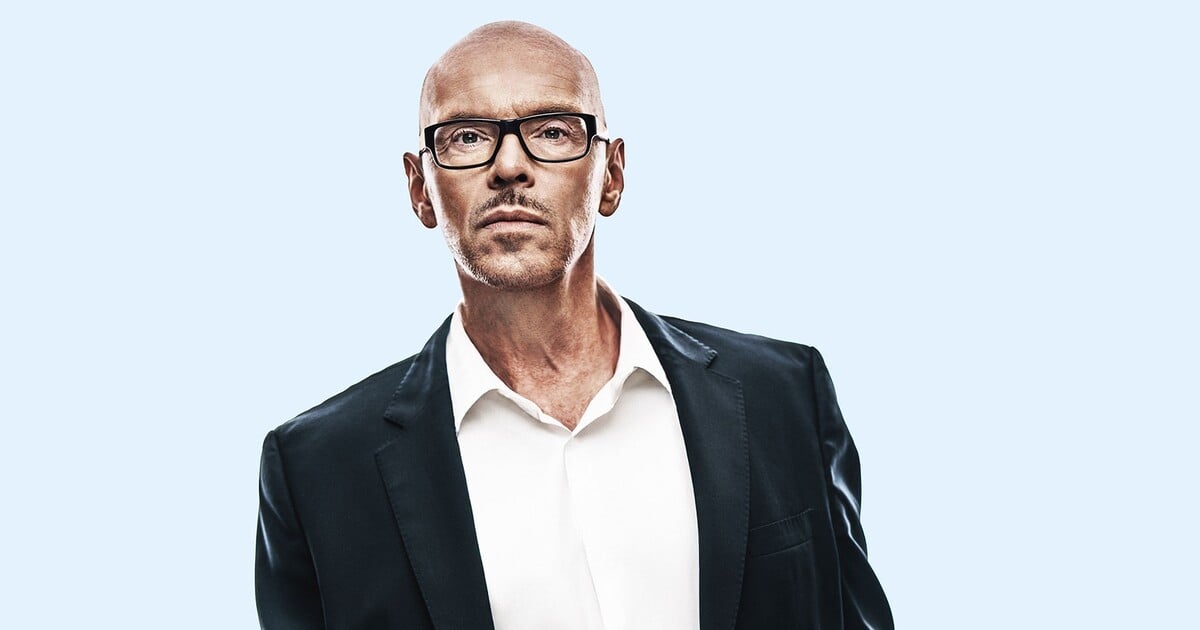 Ministr Oto Klempíř měl autonehodu. Byl převezen do nemocnice