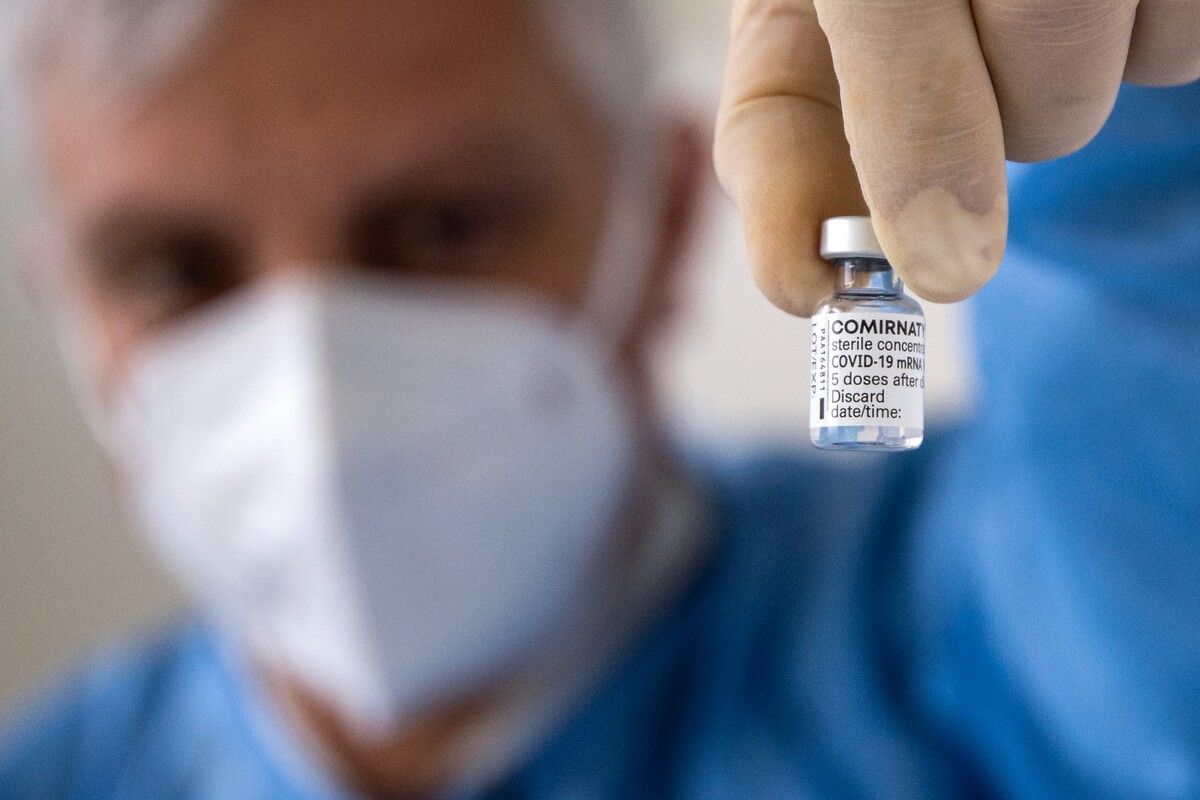 pfizer vakcína očkování doktor