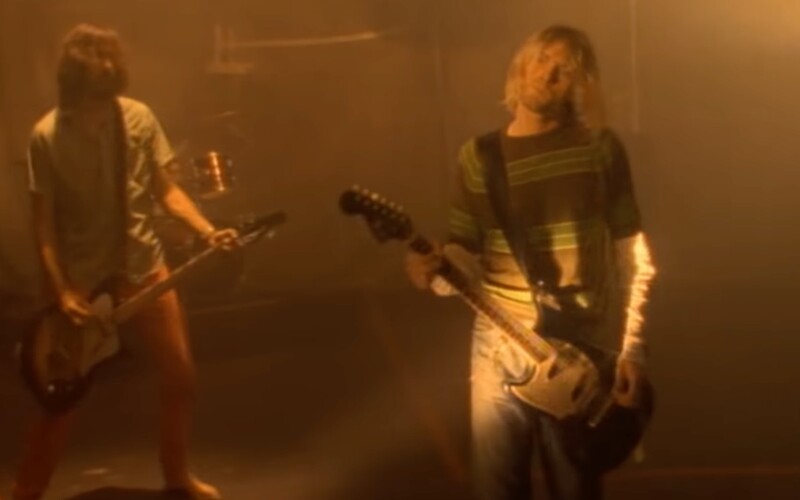 Slávna gitara Kurta Cobaina ide do dražby. Jej cena sa môže vyšplhať na 800-tisíc dolárov.
