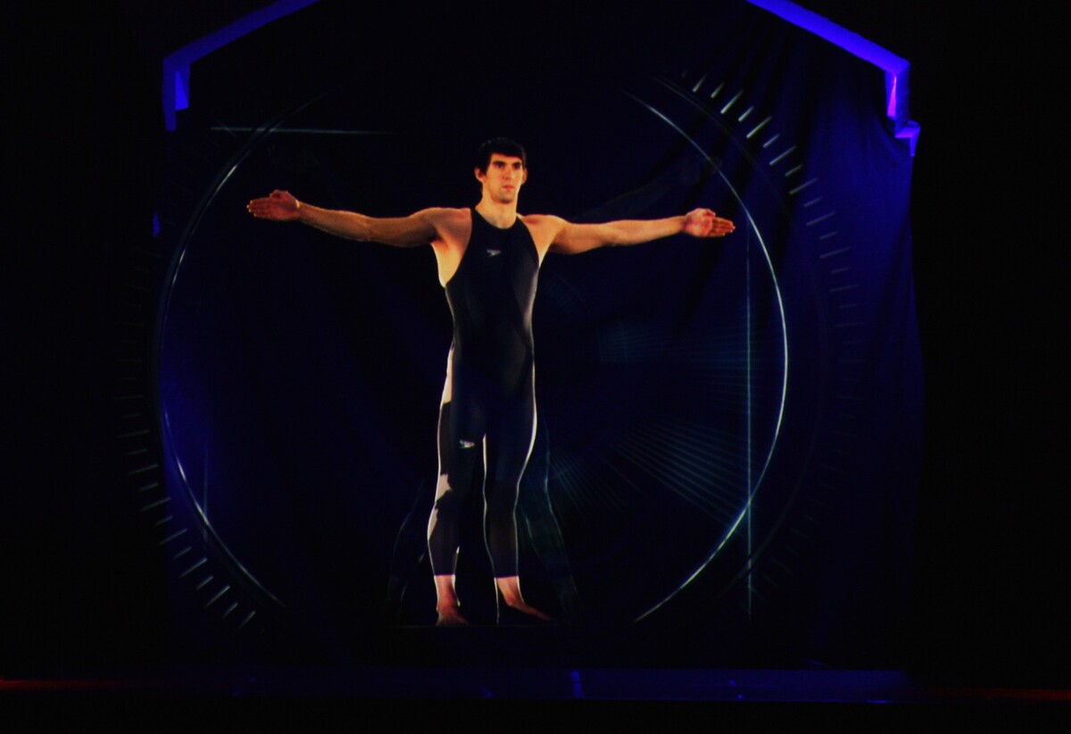 V roce 2008 byl na hologramu Michaela Phelpse představen nový typ plavek LZR Racer. 
