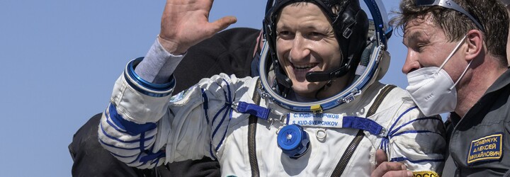 Astronauti z Medzinárodnej vesmírnej stanice bezpečne pristáli na Zemi. Vo vesmíre strávili 185 dní