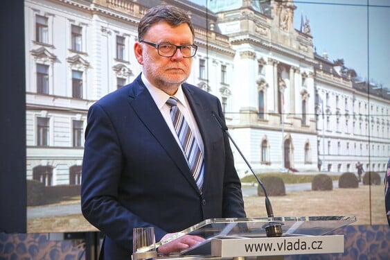Jak se jmenuje ministr na obrázku?