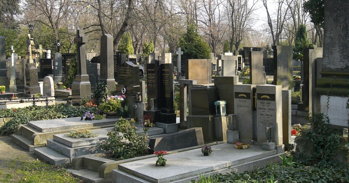 Praha nabízí možnost adoptovat si slavné hroby. Nechce, aby zchátraly