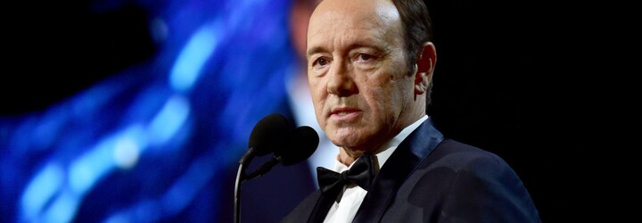 Kevin Spacey stanul před soudem kvůli případům sexuálního násilí. Všechna obvinění odmítl