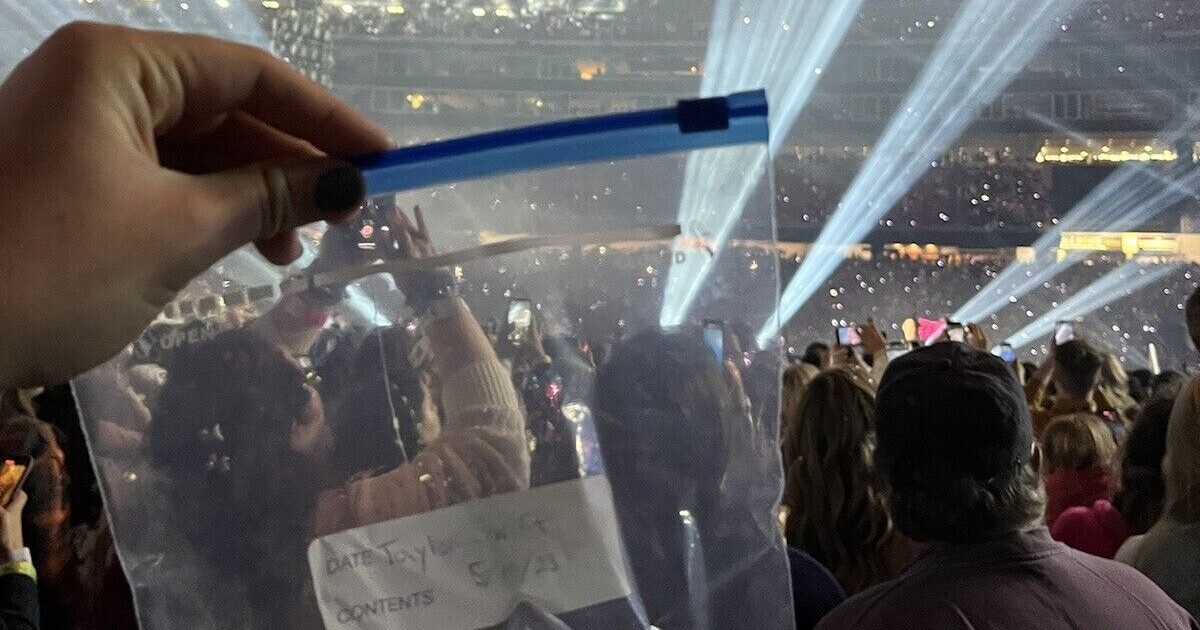 Fanoušci Taylor Swift prodávají bizarní předměty z jejího turné. Je libo pytlík „autentického vzduchu“?