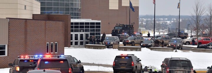 15letý chlapec střílel na škole v Michiganu, útok si vyžádal 3 oběti na životech a 8 zraněných