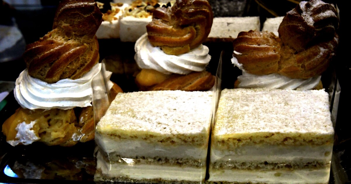 Slovenka přes internet ilegálně prodávala zákusky. Nakoupila je v supermarketu, doma nakrájela a obelhala zákazníky