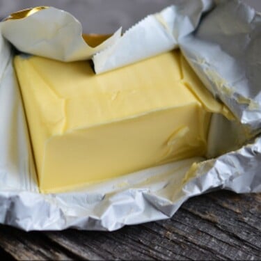 Urči správnu priemernú cenu 250 gramového masla (jedno balenie)