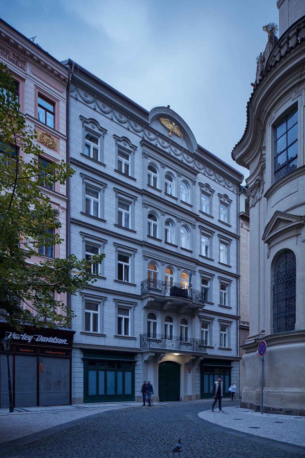 Bytový dom Havelská 27 sa nachádza v historickom centre Prahy a je súčasťou dedičstva UNESCO.