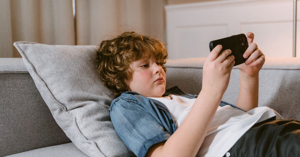 V Česku roste počet dětí s rizikem závislosti na sociálních sítích. Otestuj si, jak jsi na tom ty