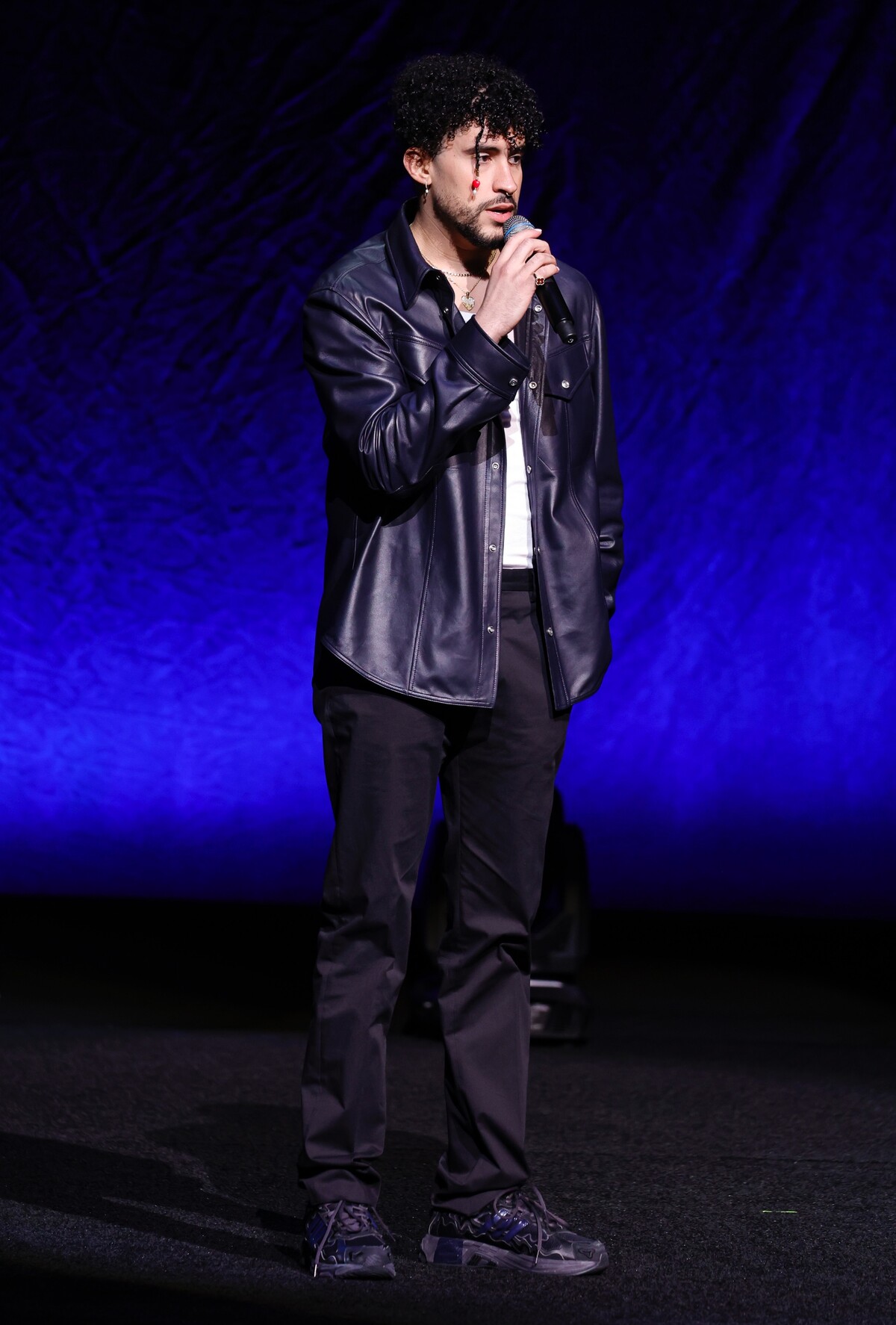 Portorický interpret Bad Bunny počas podujatia CinemaCon 2022 v Las Vegas.