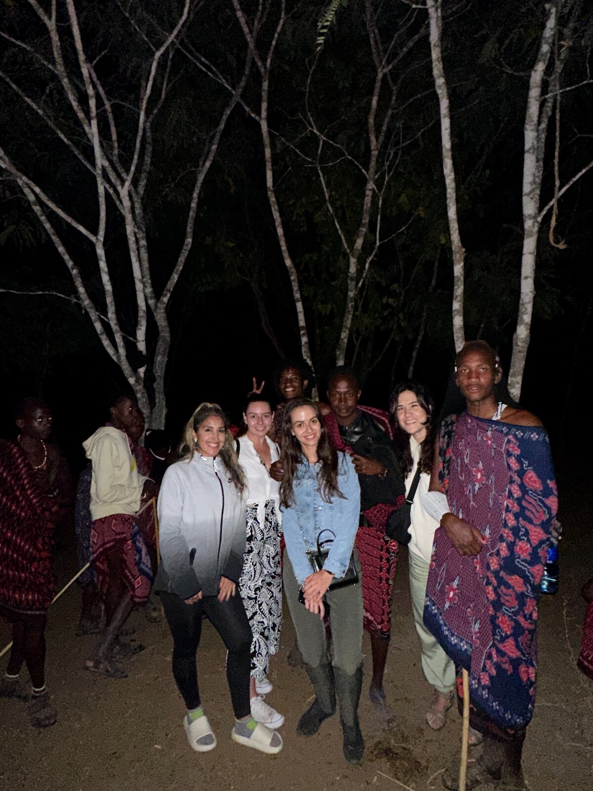 Amy spolu s ďalšími dobrovoľníčkami navštívila tradičnú masajskú dedinu, kde sa zúčastnili aj na ich ceremónii. 