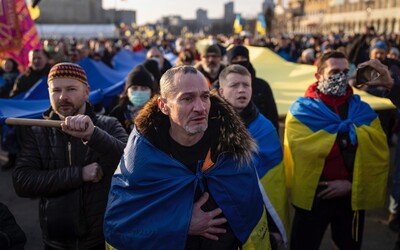 Ukrajina vyzvala občany, aby zachovali klid a nepanikařili. Jaký je poslední pokus odvrátit invazi?