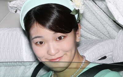 Japonská princezná Mako sa kvôli láske vzdala vyše milióna dolárov. Príde aj o kráľovský titul.