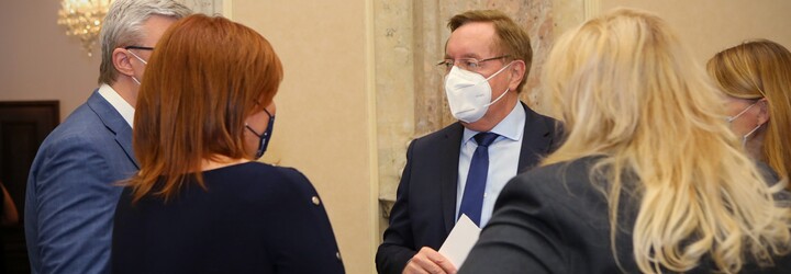 Kdy se otevřou obchody? Vláda rozhodne na jednání ve čtvrtek