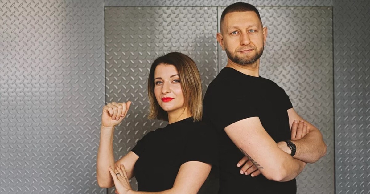 Co dělat, když tě někdo začne osahávat na veřejnosti: Pomůže ti, když budeš křičet a prát se? Ptali jsme se expertů Houdkových