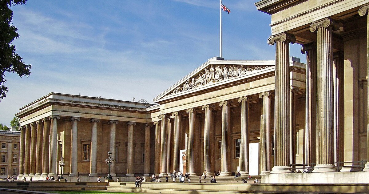 Fiasko v Britském muzeu: Zmizelo přibližně dva tisíce artefaktů, mezi nimi drahé šperky, kusy zlata a drahokamy