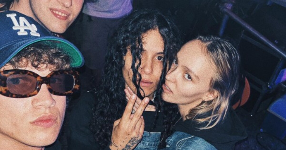 Lily-Rose Depp si užívá slovenský festival Grape po boku své přítelkyně 070 Shake. Raperka vystoupila místo Yung Leana