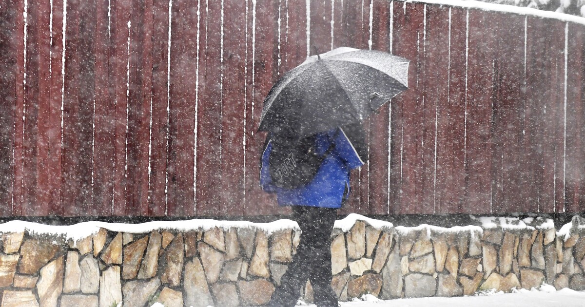 V Česku padal sníh, někde napadlo až 10 centimetrů. Sněhu si ale moc dlouho neužijeme