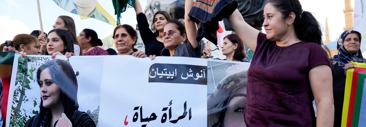 Měsíce protestů se vyplatily, Írán zruší mravnostní policii