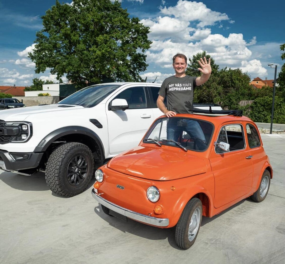 Ikonické talianske automobily Fiat 500 môžu hnutiu OĽaNO skomplikovať predvolebnú kampaň.