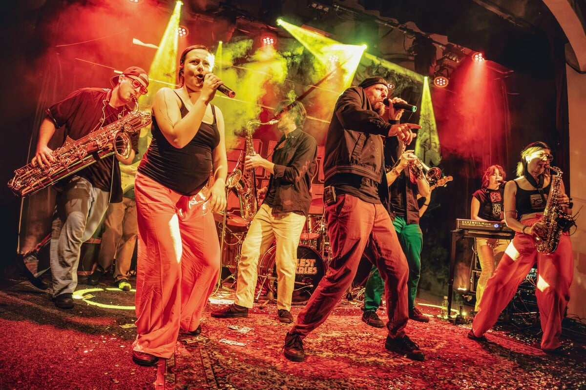 Celest & Charles, kapela