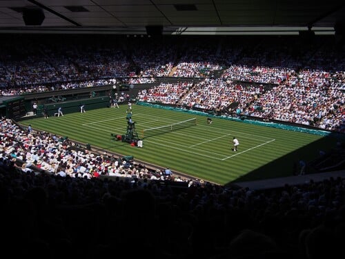 Wimbledon je najstarším tenisovým turnajom na svete. Vieš, v ktorom roku sa uskutočnil prvý turnaj?