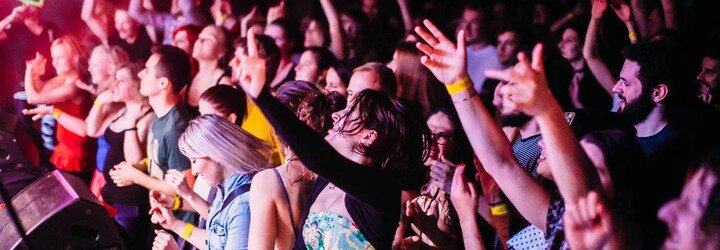 Do Brna, Prahy a Ostravy zavítá DJské duo MALALATA, na jehož show se vytančíte z podoby