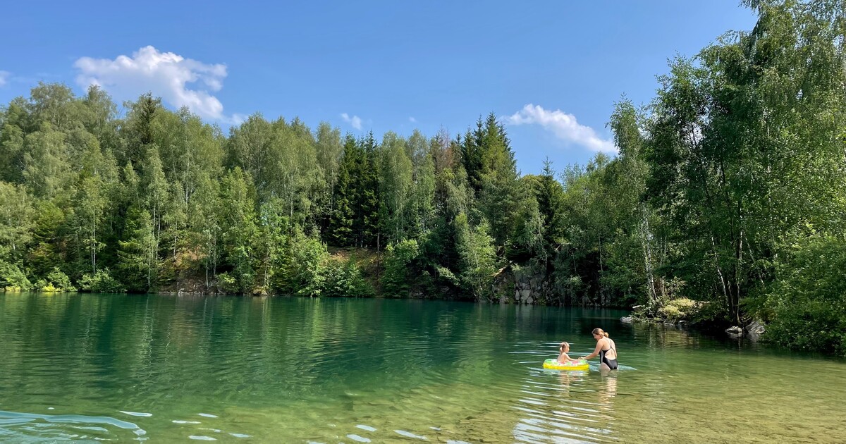 Jak přežít úmorná vedra? Aplikace ti zdarma poradí, kde v okolí najdeš top koupání