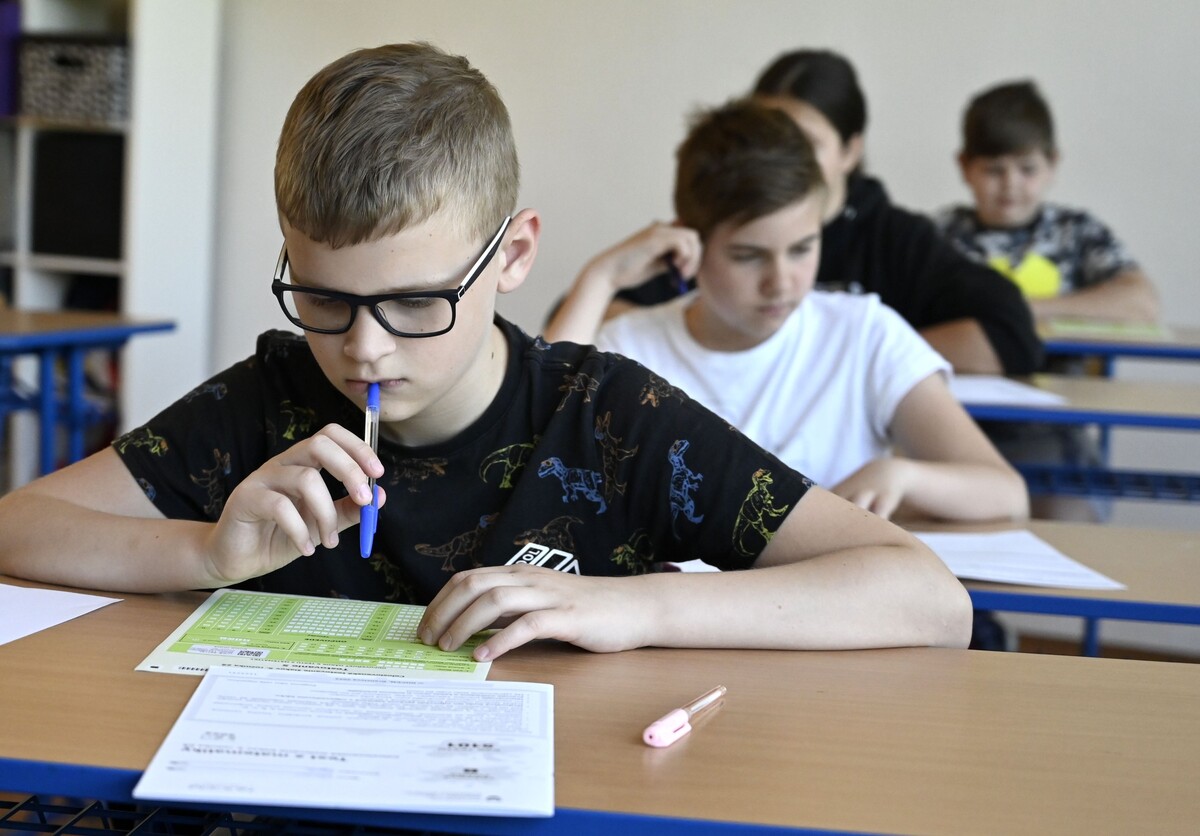 trieda, skola, ziaci